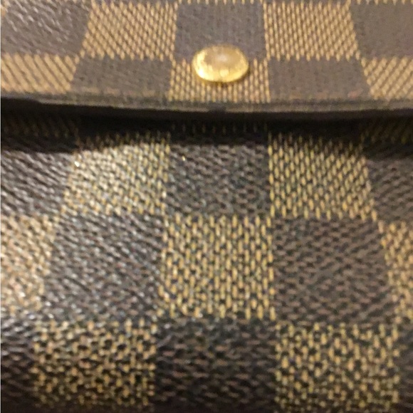 Authentic Louis Vuitton DAMIER large Wallet - Picture 3 of 16